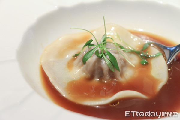 ▲国宾A CUT封馆3个月后重新开幕　强推极具风味的熟龄牛。（图／记者黄士原摄）