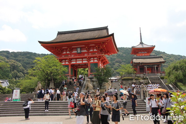 ▲日本清水寺入口仁王门。(图/记者黄士原摄)