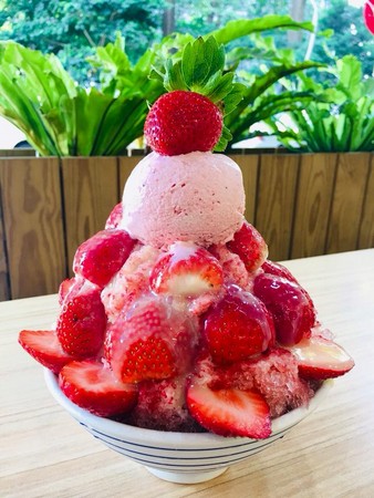 ▲有春冰?室草莓冰。(图/翻摄自有春冰?室粉丝专页)
