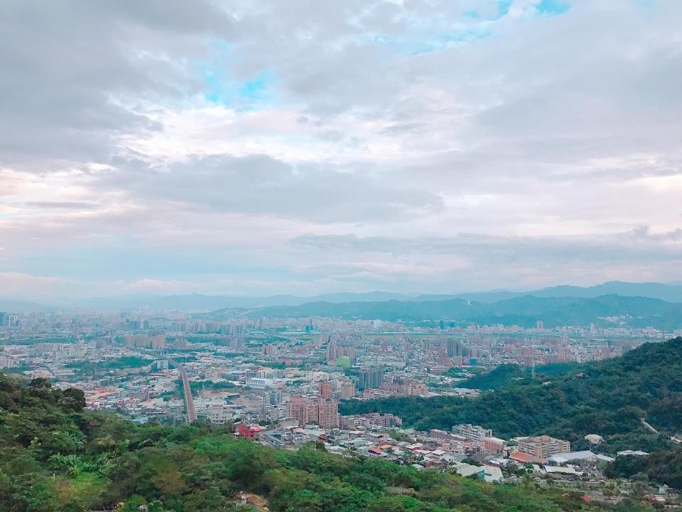 ▲树林、龟山交界的三角埔顶山。(图/记者赖文萱摄)