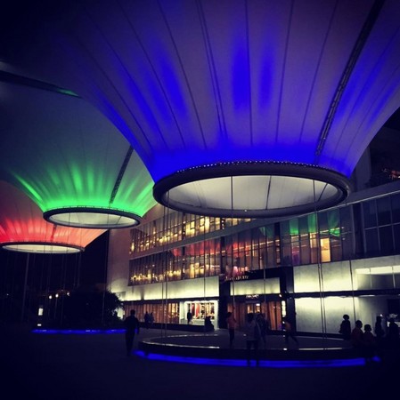 ▲大东文化艺术中心。(图/IG@waynelovemia提供,请勿任意翻摄以免侵权)
