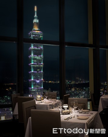 ▲莫尔顿牛排馆101夜景。(图/莫尔顿牛排馆提供)