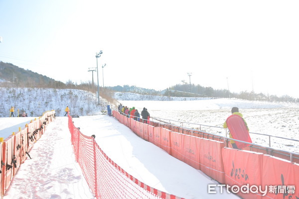 ▲%己??018平昌冬奥滑雪赛场InterContinental Alpensia Pyeongchang Resort阿尔帕西亚洲际度假酒店的初阶练习场。(图/记者李姿仪摄)