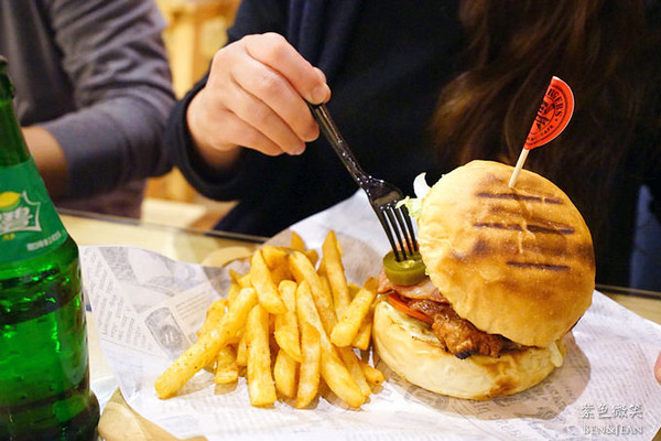 ▲宜兰J.J burgers 美式汉堡。(图/紫色微笑提供)