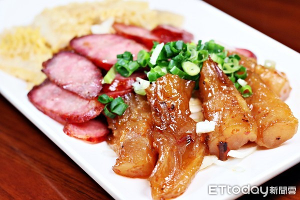 ▲四学士牛肉面餐点。(图/记者华少甫摄)
