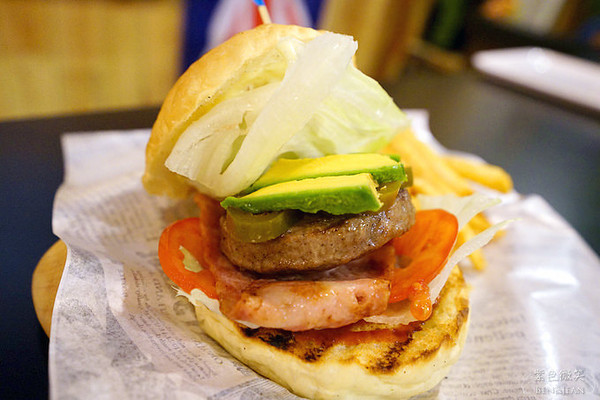 ▲宜兰J.J burgers 美式汉堡。(图/紫色微笑提供)