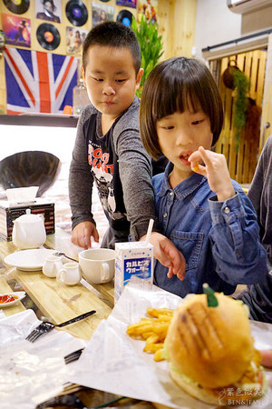 ▲宜兰J.J burgers 美式汉堡。(图/紫色微笑提供)
