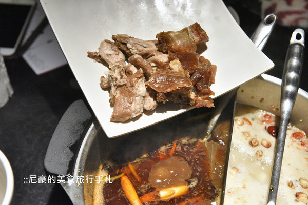 ▲台北市信义区辛殿麻辣锅。(图/尼豪提供)