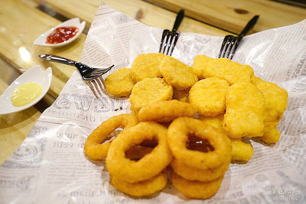 ▲宜兰J.J burgers 美式汉堡。(图/紫色微笑提供)