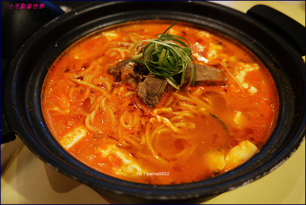 ▲桃园马大叔韩式豆腐海鲜拉面。（图／小不点Paine提供）