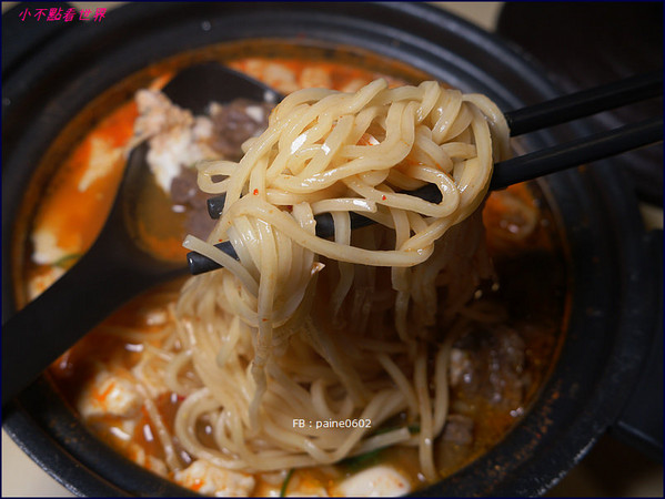 ▲桃园马大叔韩式豆腐海鲜拉面。（图／小不点Paine提供）