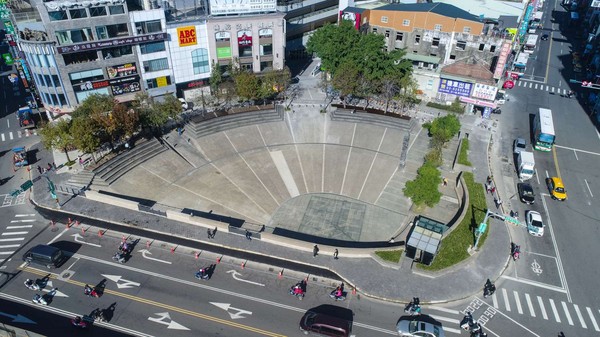 ▲新竹火车站前广场景观改造工程。(图/新竹市政府提供)