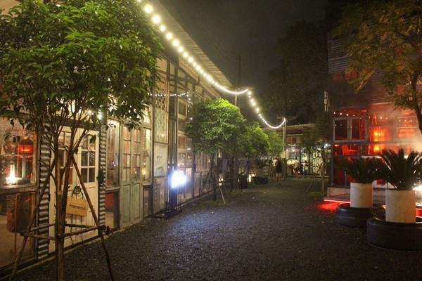 ▲曼谷飞机夜市ChangChui。(图/东南旅游提供)