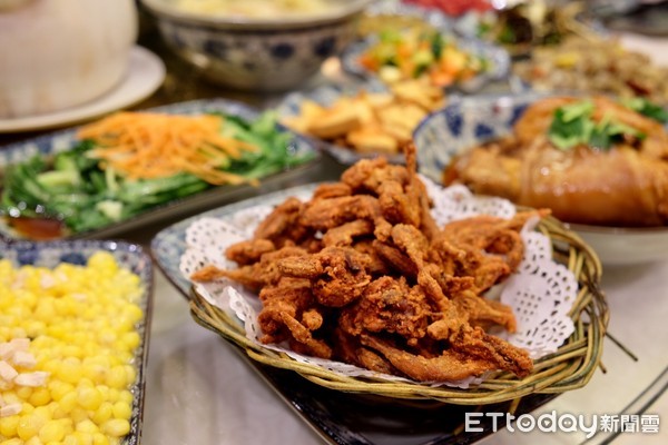 ▲满足传统料理三套碗。（图／记者于佳云摄）