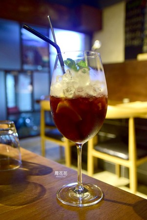 台北市 Pa Pa Rice 义式炖饭.餐酒馆 。(图/周花花提供)