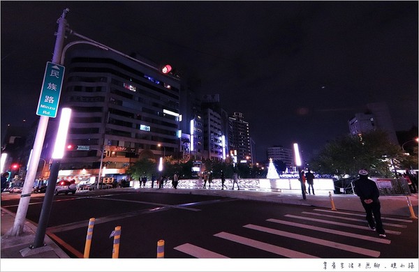 台中 柳川蓝带水岸“2017台中耶诞嘉年华”。(图/规小孙提供)