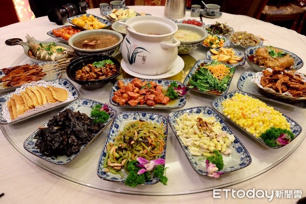 ▲满足传统料理三套碗。（图／记者于佳云摄）