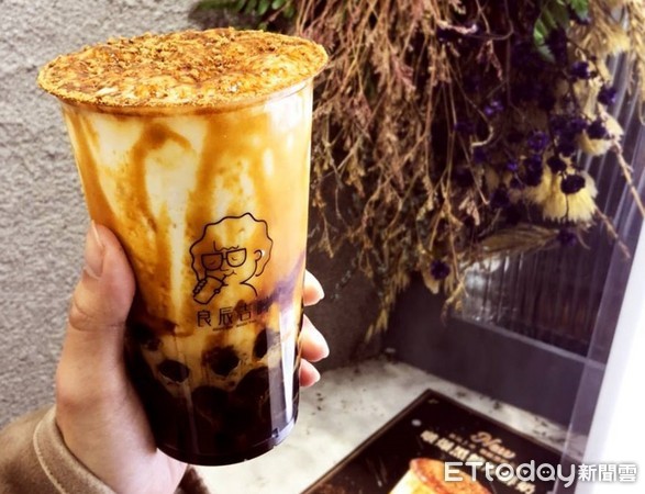 ▲良辰吉时新推啵爆黑糖厚鲜奶。(图/良辰吉时提供)