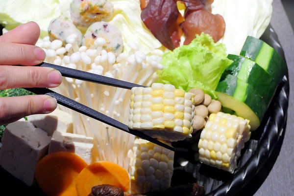 ▲台中悦上引锅物料理。（图／橘子狗爱吃糖提供）