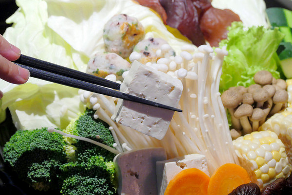▲台中悦上引锅物料理。（图／橘子狗爱吃糖提供）
