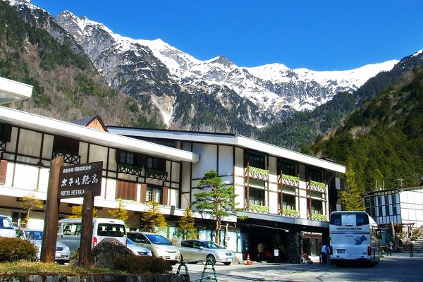 ▲2018白川乡合掌村冬季点灯之夜 季节限定只有四天。（图／翔笙旅行社、七逗旅游网提供）