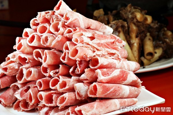 ▲喜涮涮羊肉炉餐点。(图/记者华少甫摄)