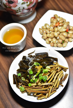 台中 黄金张老瓮东北酸菜白肉锅。(图/Nini and Blue 玩乐食记提供)