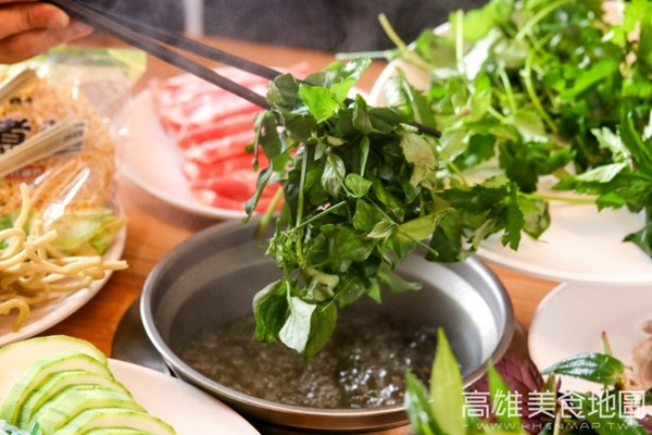 ▲高雄大统百货美食-原生园汆烫锅 。（图／高雄美食地图提供）