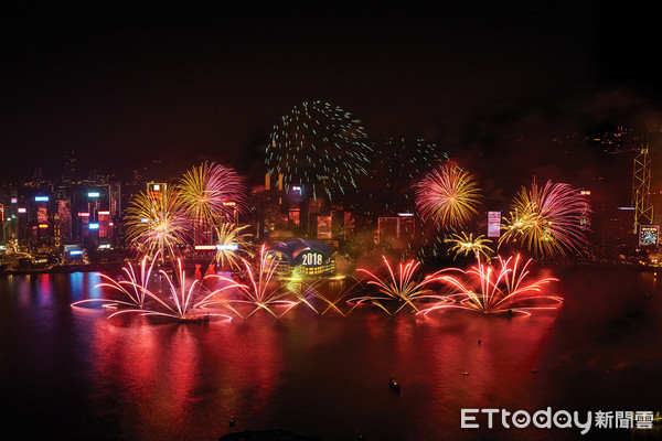 ▲香港2018跨年烟火。(图/香港旅游发展局提供)