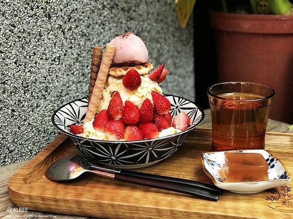 ▲台南市草田八宅 手作雪花冰。(图/爱比妞提供)
