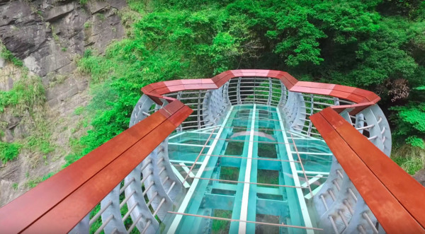 ▲新竹青蛙石天空步道。(图/翻摄自YouTube,网友蔡翔贞提供)