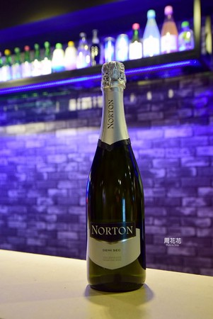 ▲台北新开幕Woosan韩式烤肉店。（图／周花花，甲饱没提供）