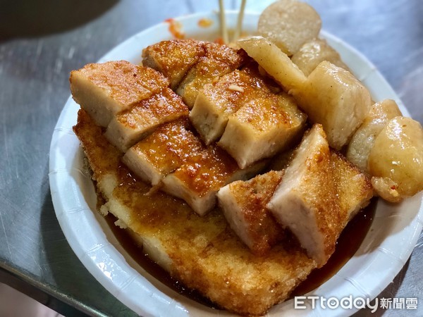 ▲板桥黄石市场铜板小吃。(图/记者于佳云摄)