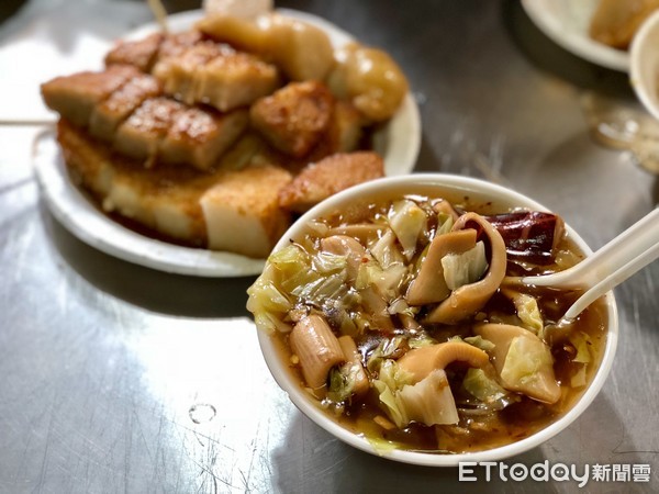 ▲板桥黄石市场铜板小吃。(图/记者于佳云摄)