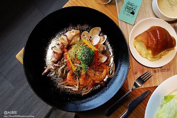 台南 圈子 Brunch.Coffee 台南公园店。（图／爱比妞提供）