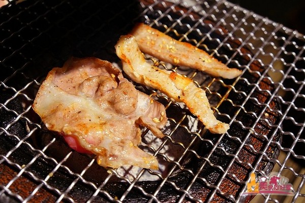 烧肉ショジョ Yakiniku SHOJO 高雄形象概念店。(图/影子提供)
