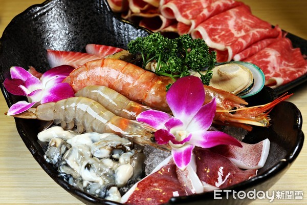 ▲三色堇火锅餐点。(图/记者华少甫摄)
