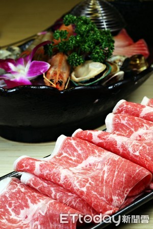 ▲三色堇火锅餐点。(图/记者华少甫摄)