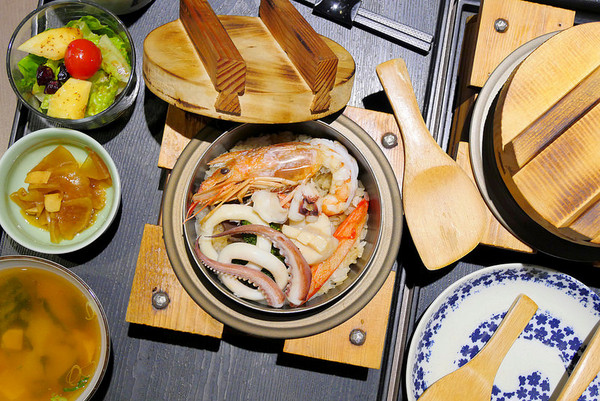 ▲两千金釜烧饭锅物。(图/橘子狗爱吃糖提供)