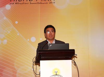 梦东方战略研究总监何宜杰发表主题演讲，分享了梦东方主题公园的创新思考和实践